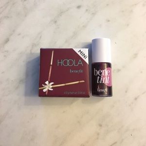 NEVER USED benefit minis set (benetint and hoola)